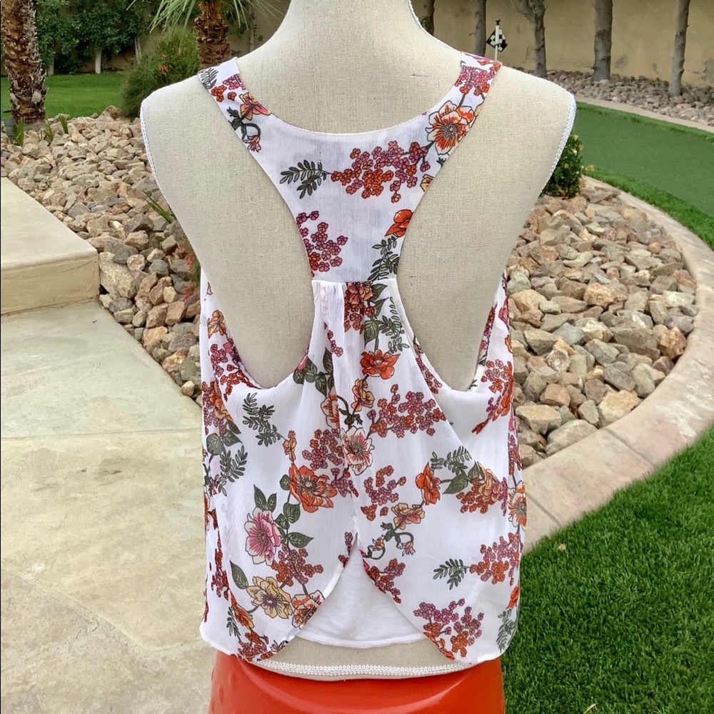 🔥Floral Racerback Tank - Picture 4 of 9